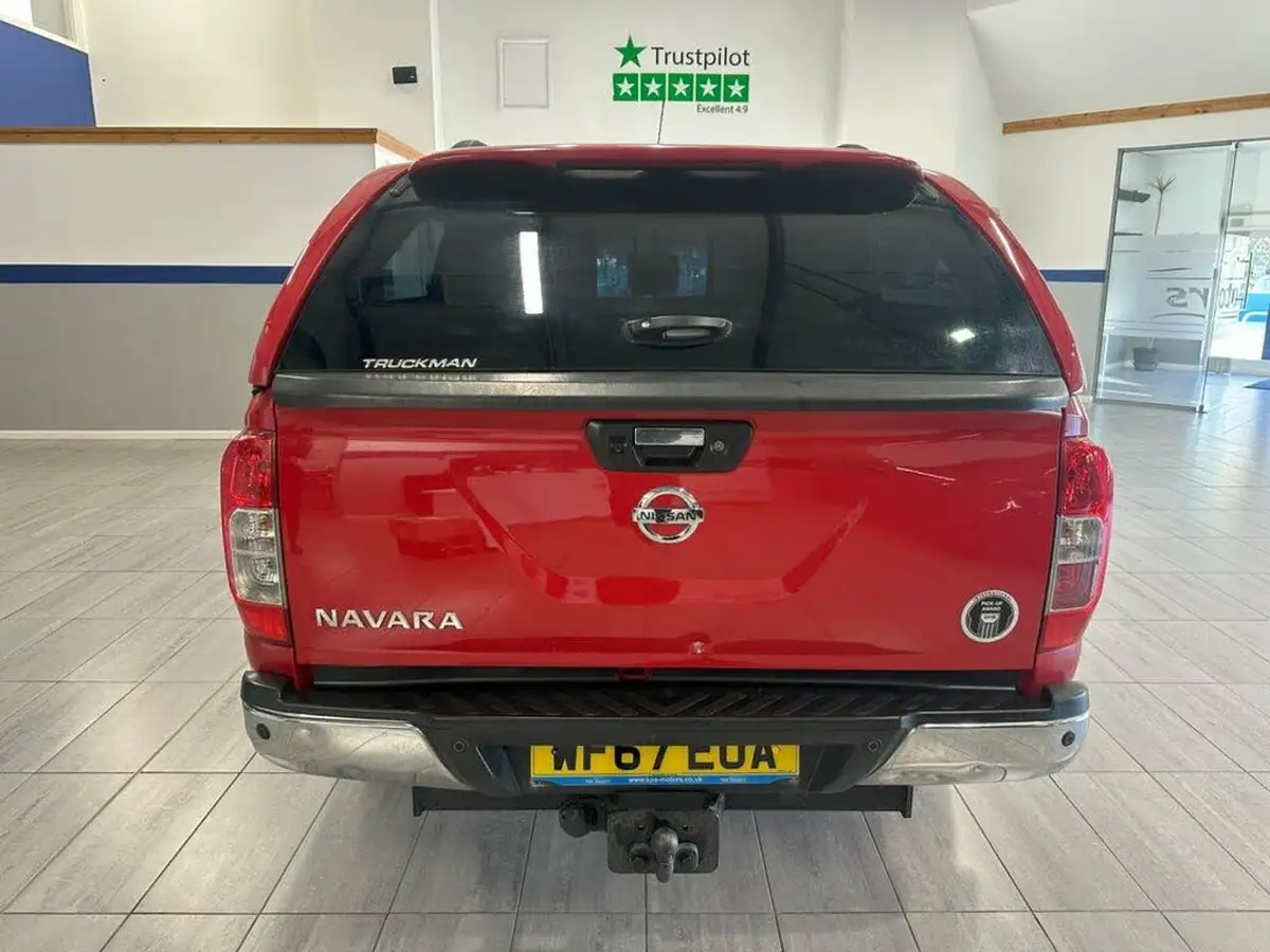 2017-nissan-navara-23dci-tekna-auto-big-5