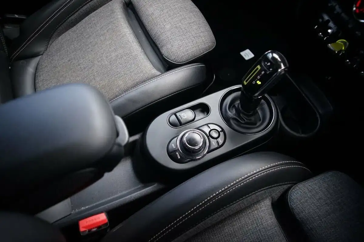 2021-mini-cooper-e-cooper-s-2-big-7