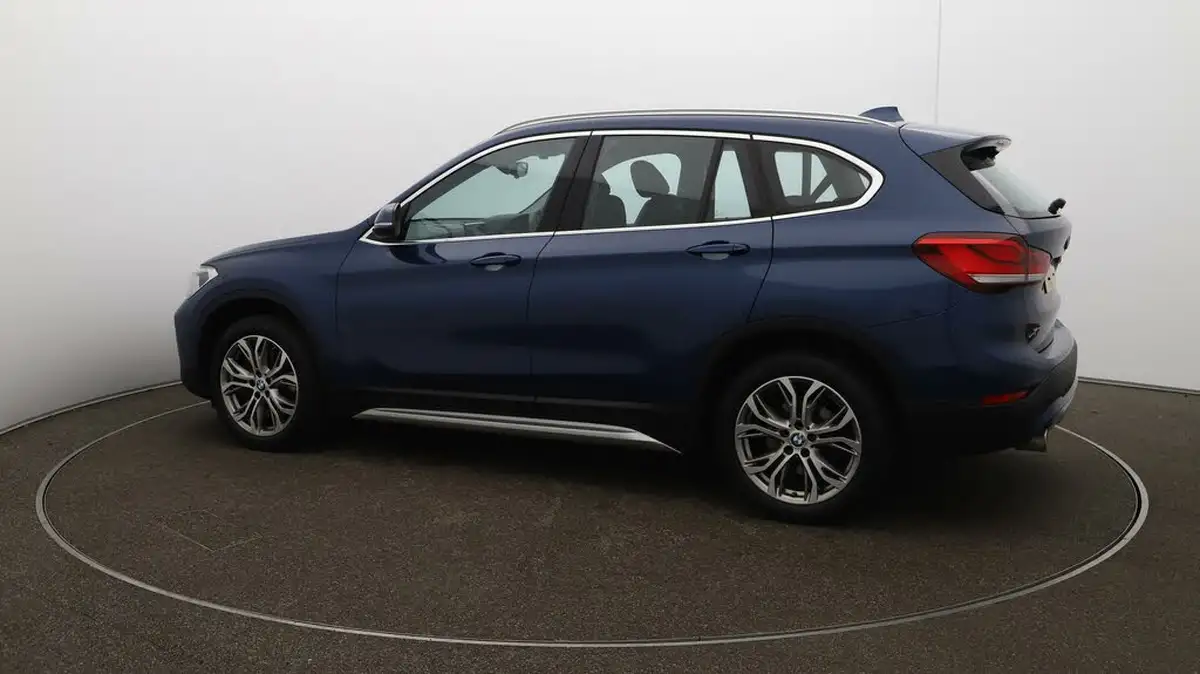 2022-bmw-x1-20-xdrive20i-xline-big-40