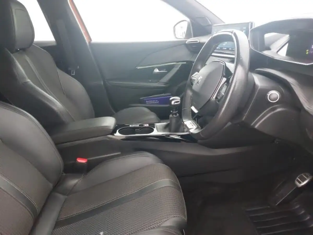 2022-peugeot-2008-suv-12-puretech-gt-big-10