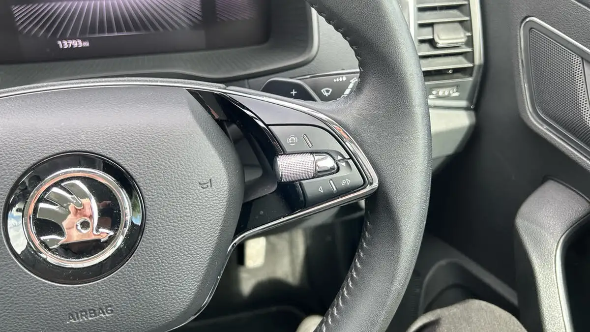 2023-skoda-karoq-15-tsi-se-l-dsg-big-24