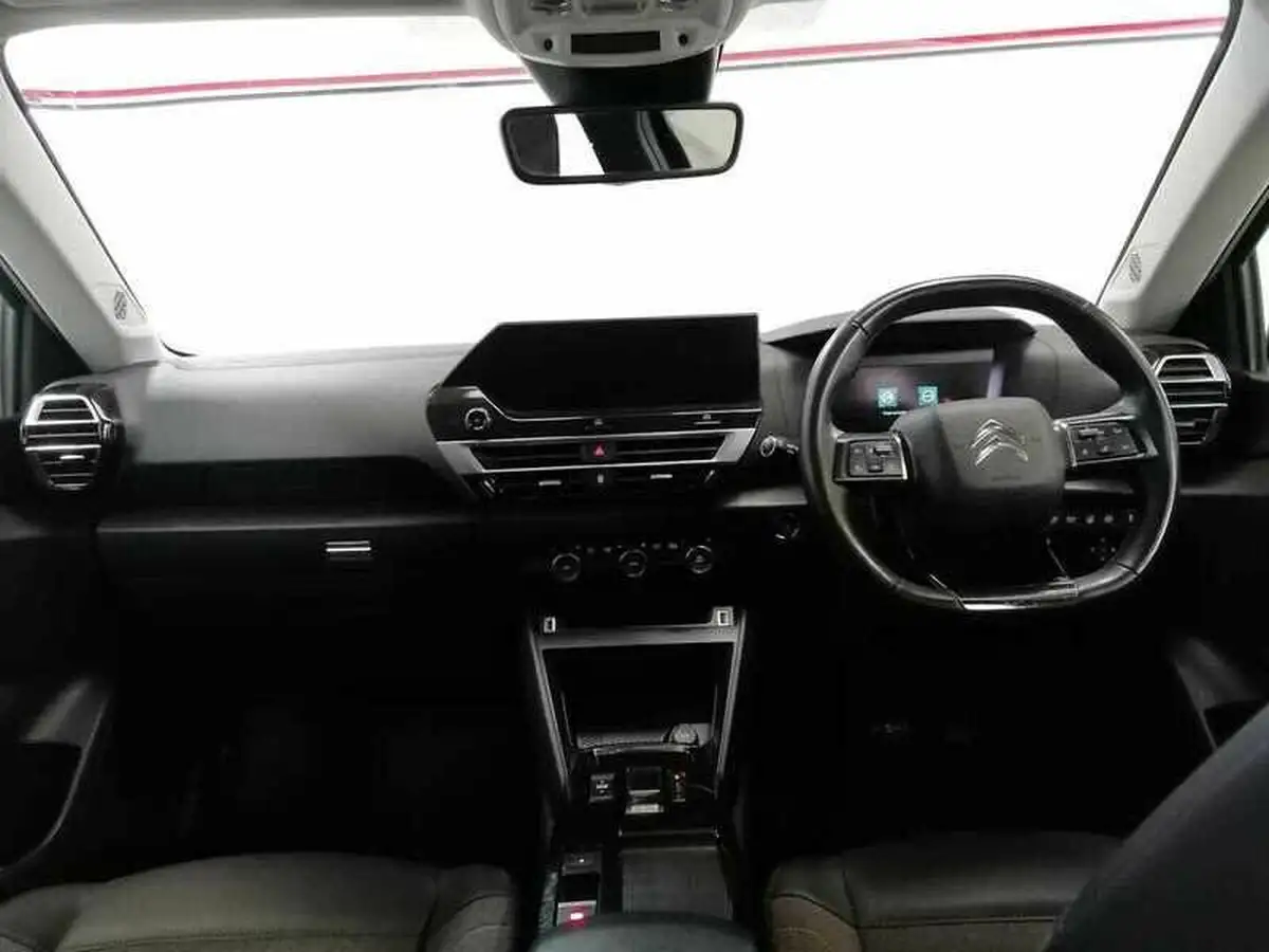2022-citroen-c4-e-shine-big-15