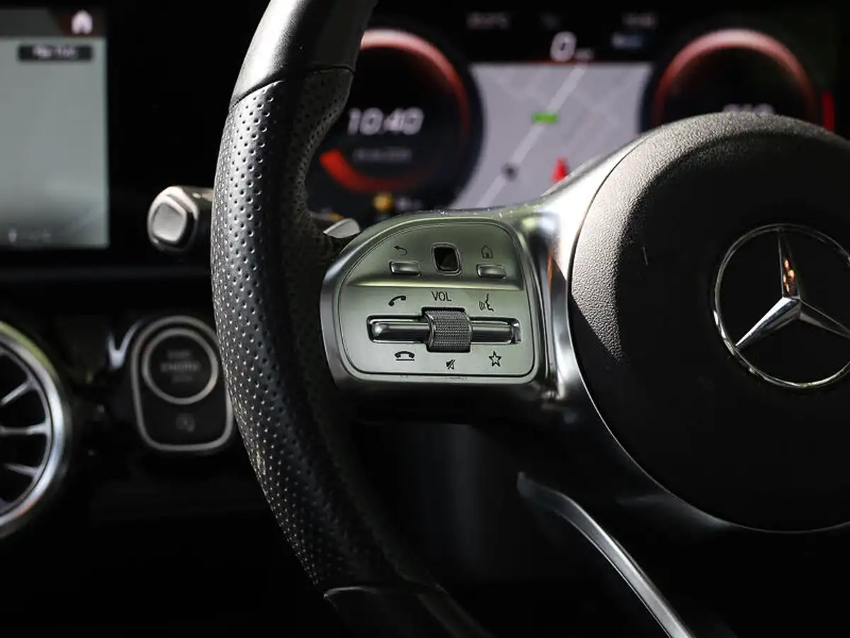2021-mercedes-benz-cla-13-cla-180-amg-line-premium-plus-coupe-4d-big-8