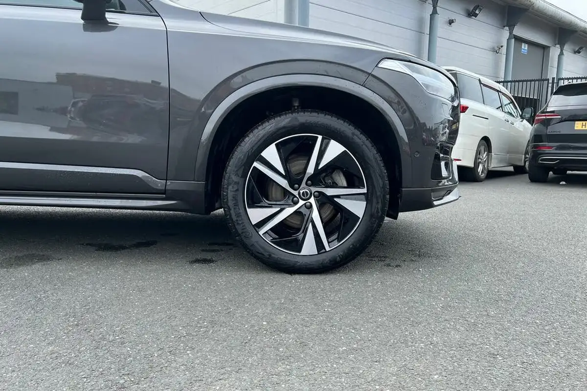 2024-volvo-xc90-20-b5-plus-big-4