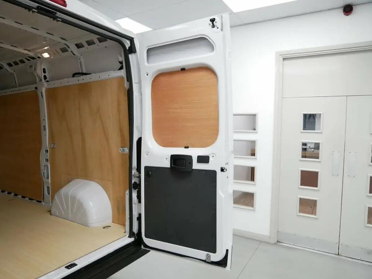 2022-citroen-relay-22bluehdi-35-l2h2-enterprise-big-24