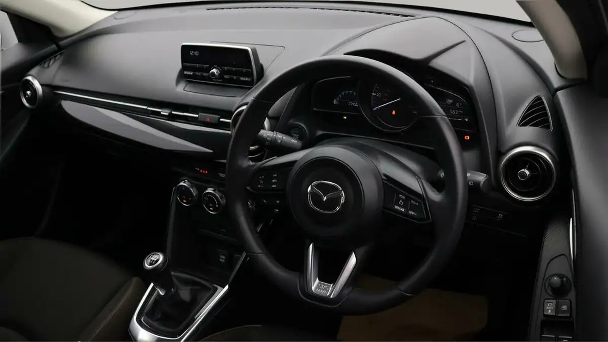 2020-mazda-mazda2-15-skyactiv-g-se-l-big-8
