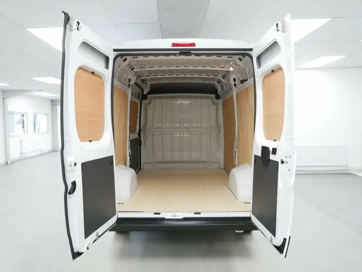 2022-citroen-relay-22bluehdi-35-l2h2-enterprise-big-2