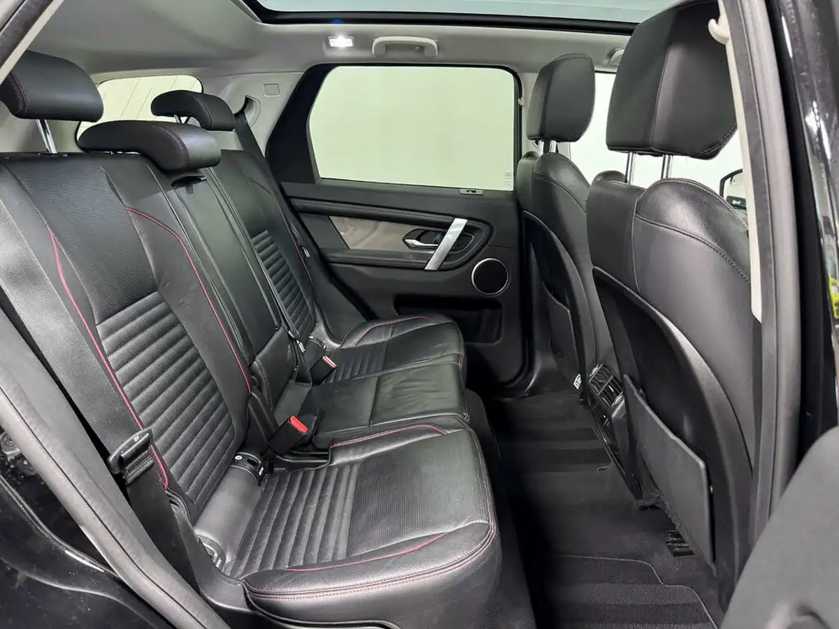 2021-land-rover-discovery-sport-15-p300e-r-dynamic-se-big-37
