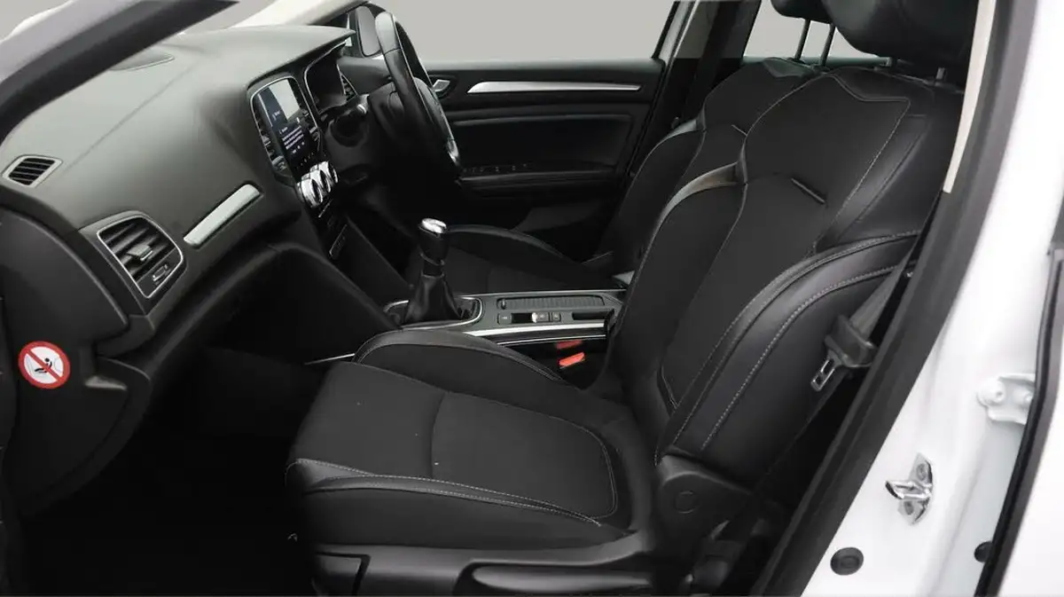 2021-renault-megane-15dci-iconic-sport-tourer-big-13