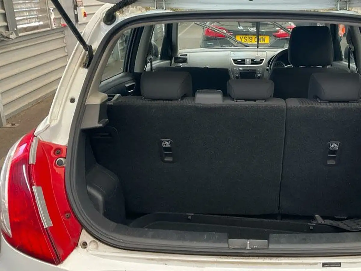 2012-suzuki-swift-12-sz2-5d-big-8