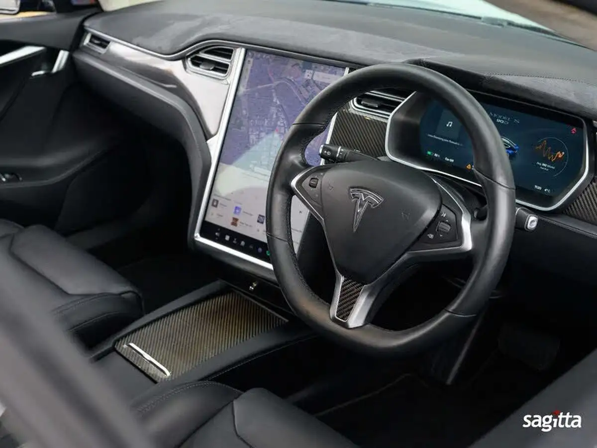 2017-tesla-model-s-e-90d-311kw-nav-big-32