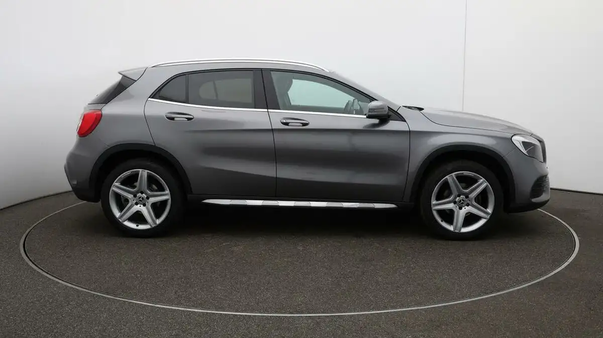 2018-mercedes-benz-gla-class-16-gla-200-amg-line-154bhp-big-39