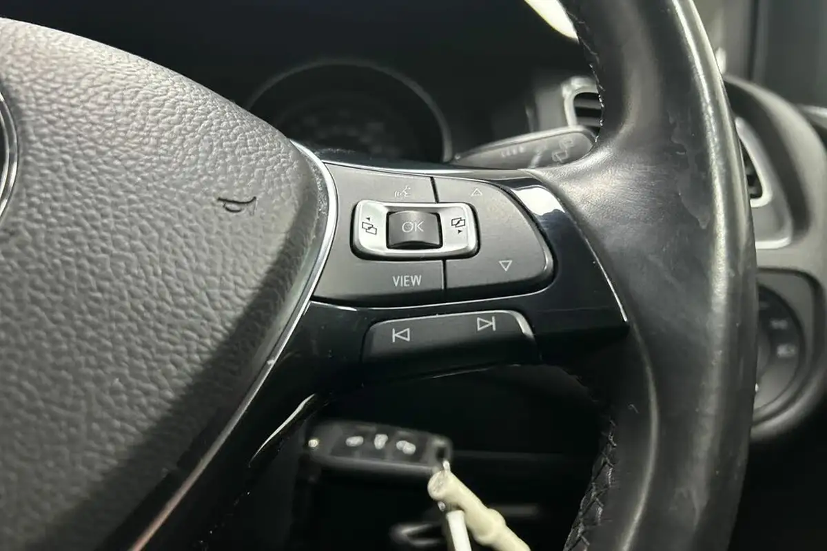 2019-volkswagen-golf-16tdi-match-hatchback-5d-big-8