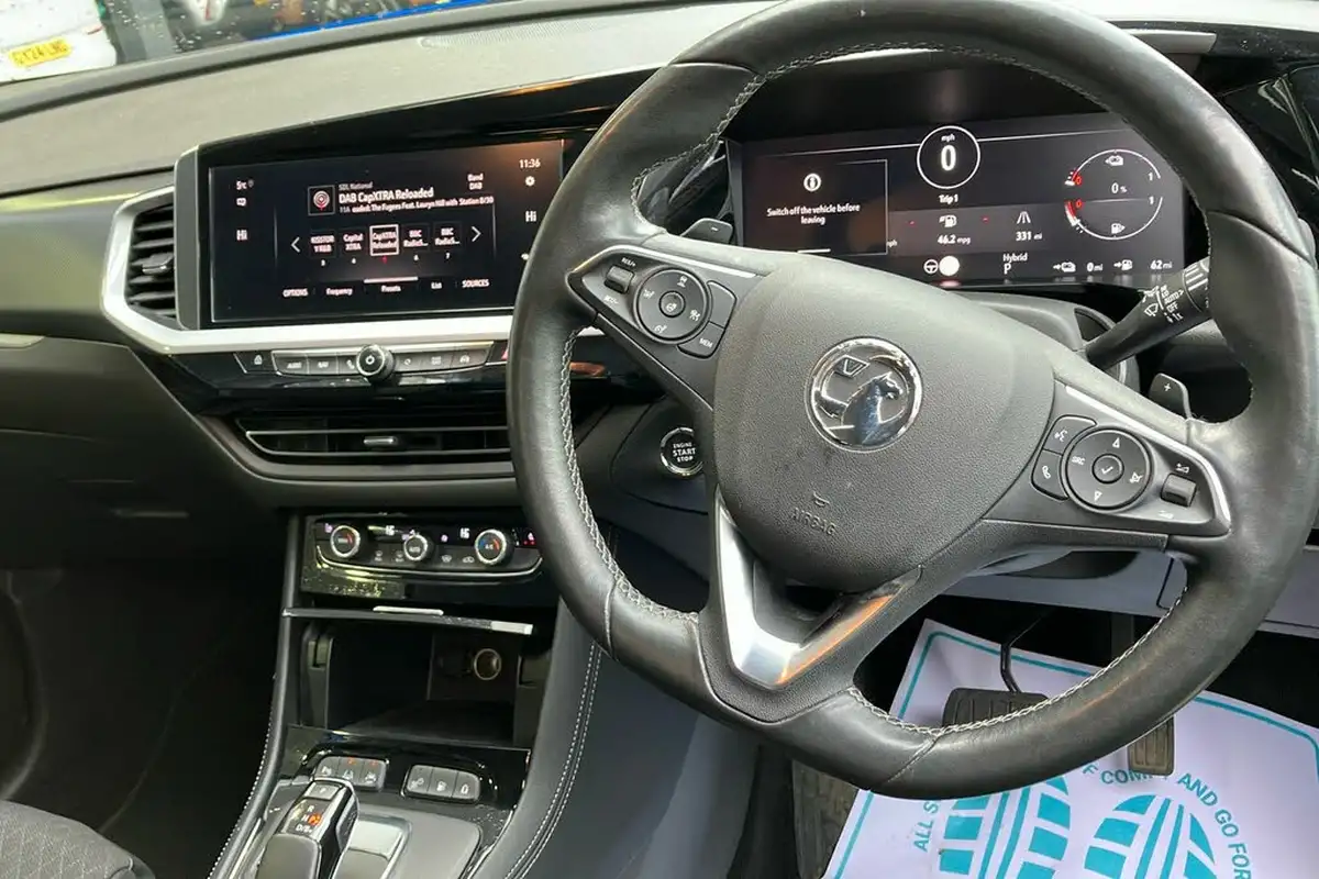 2022-vauxhall-grandland-16-elite-big-10