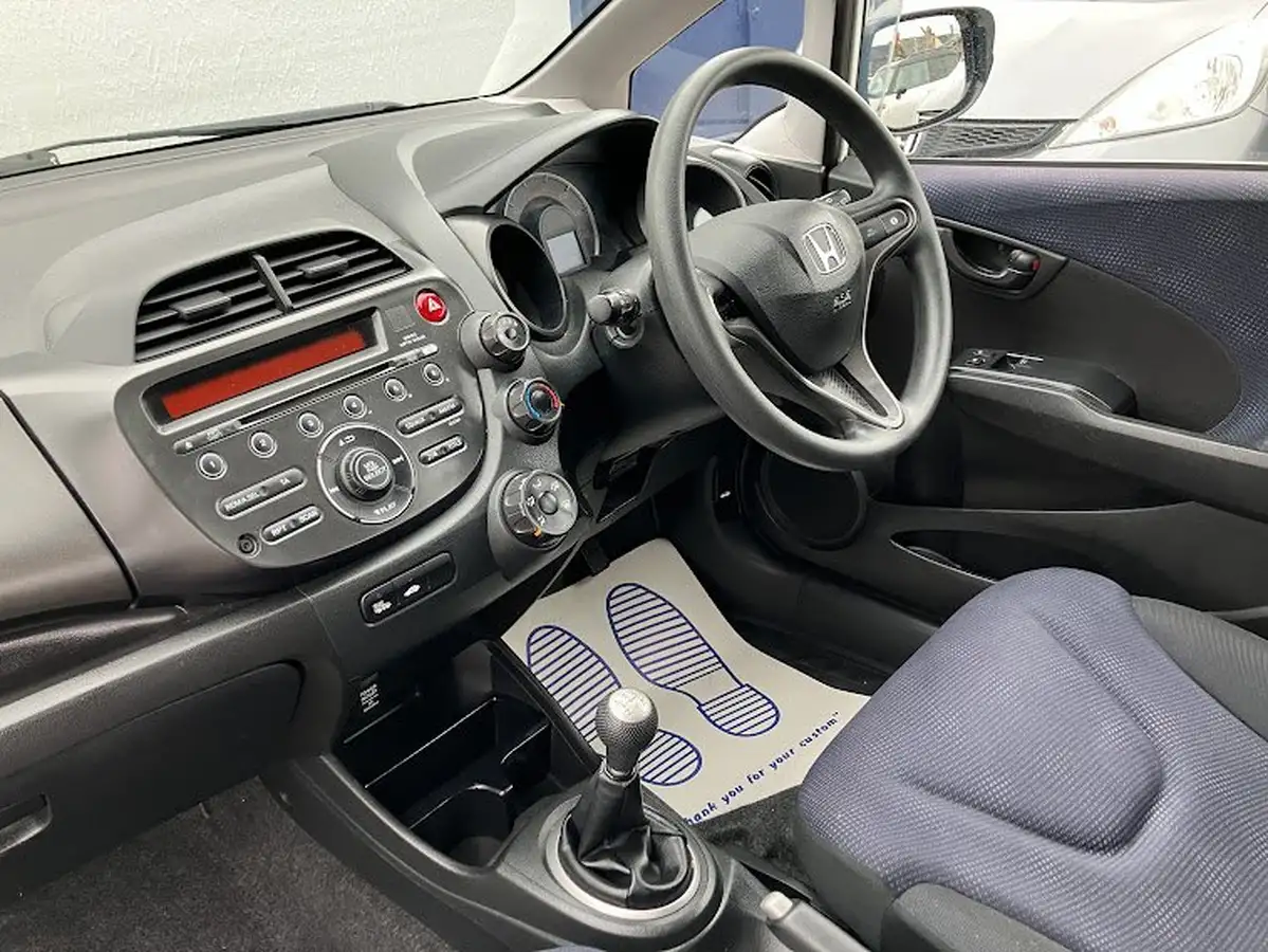 2015-honda-jazz-12-s-big-12