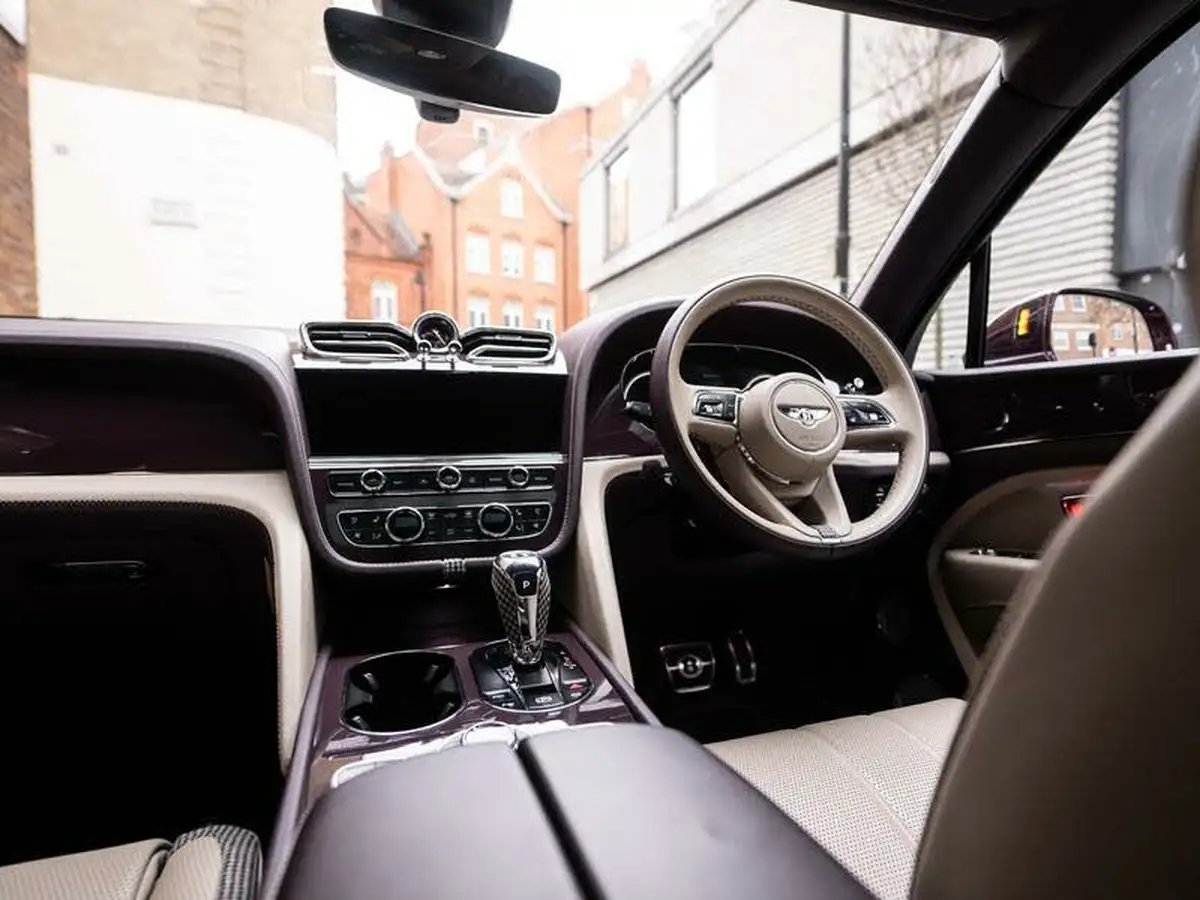 2023-bentley-bentayga-40-v8-extended-wheelbase-azure-big-16