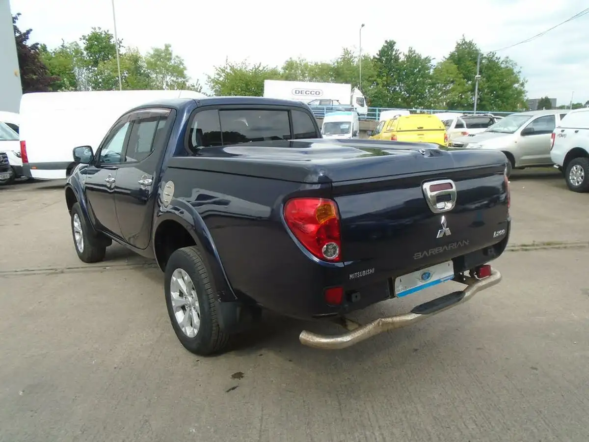 2010-mitsubishi-l200-25td-barbarian-auto-big-4