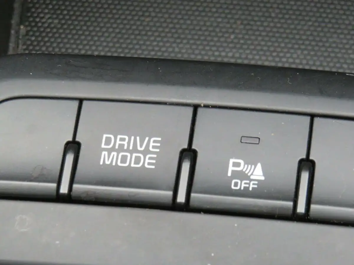 2022-kia-stonic-10-t-gdi-connect-big-17