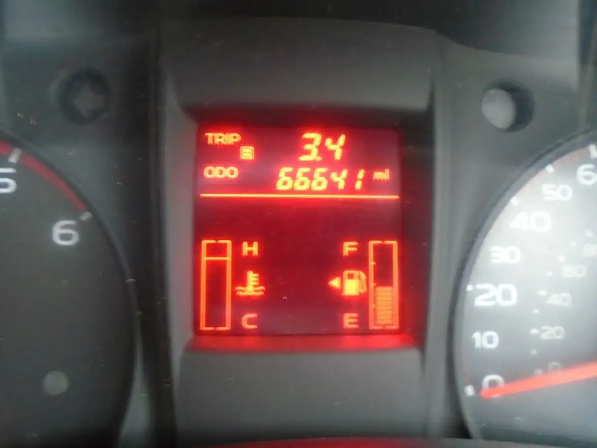 2014-isuzu-d-max-25td-4x4-double-pickup-big-11