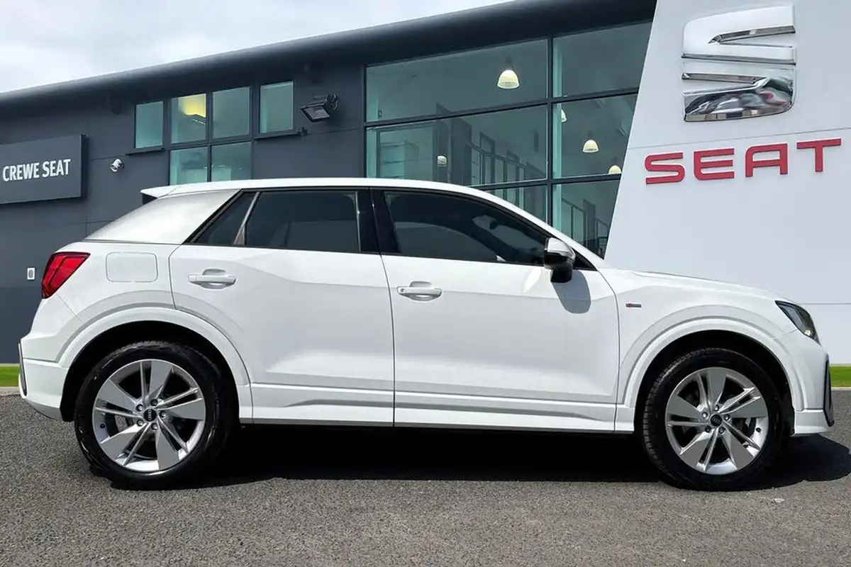2021-audi-q2-15-35-tfsi-s-line-big-2