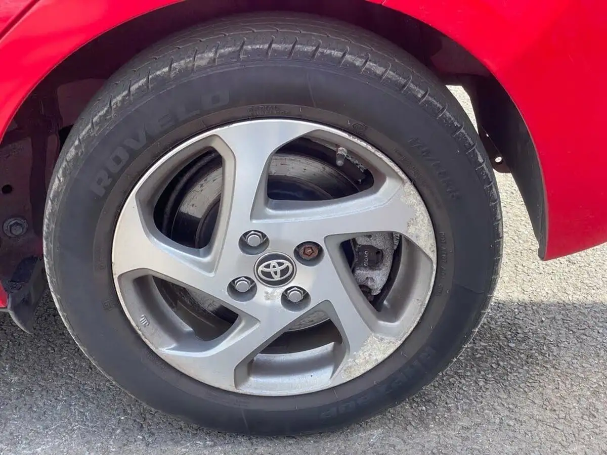 2017-toyota-yaris-15-vvt-i-icon-hybrid-big-27