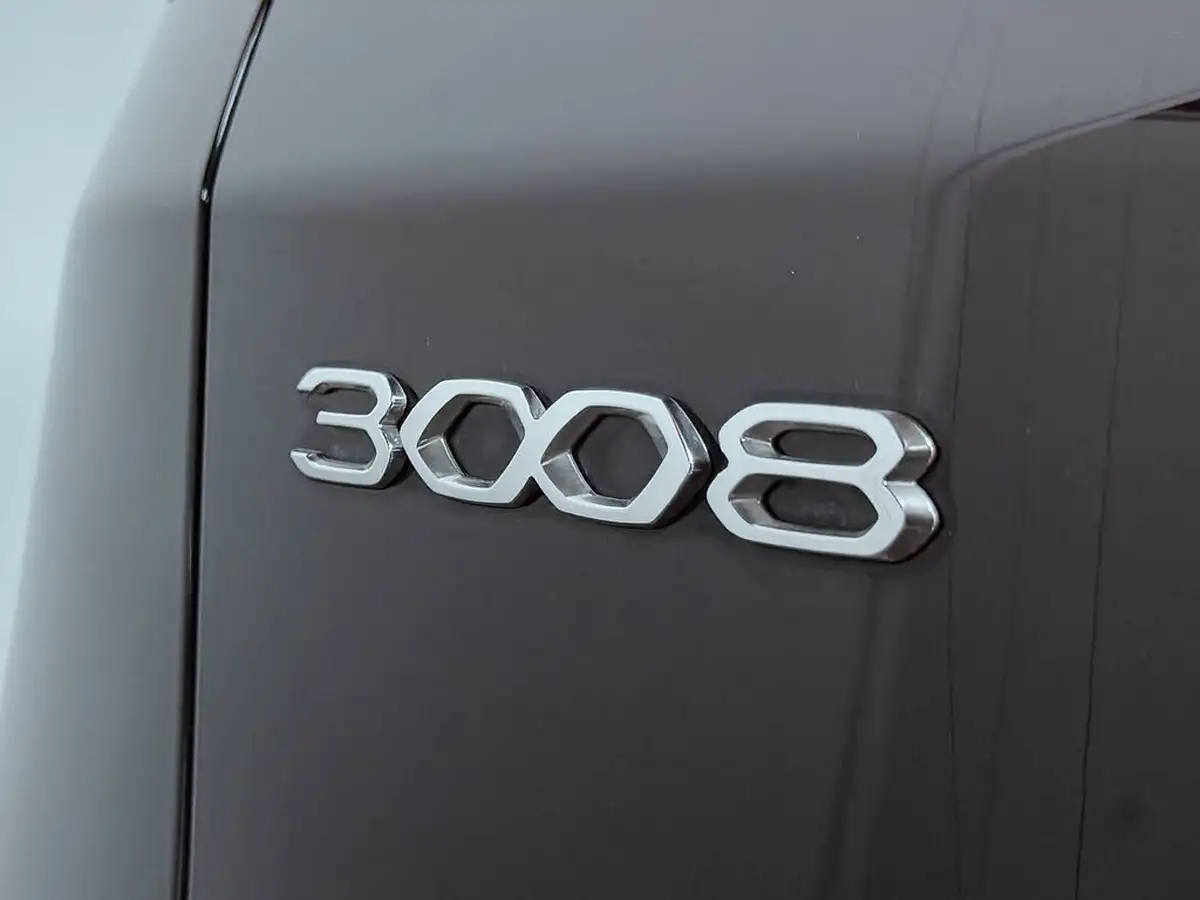 2021-peugeot-3008-suv-12-puretech-gt-premium-big-14