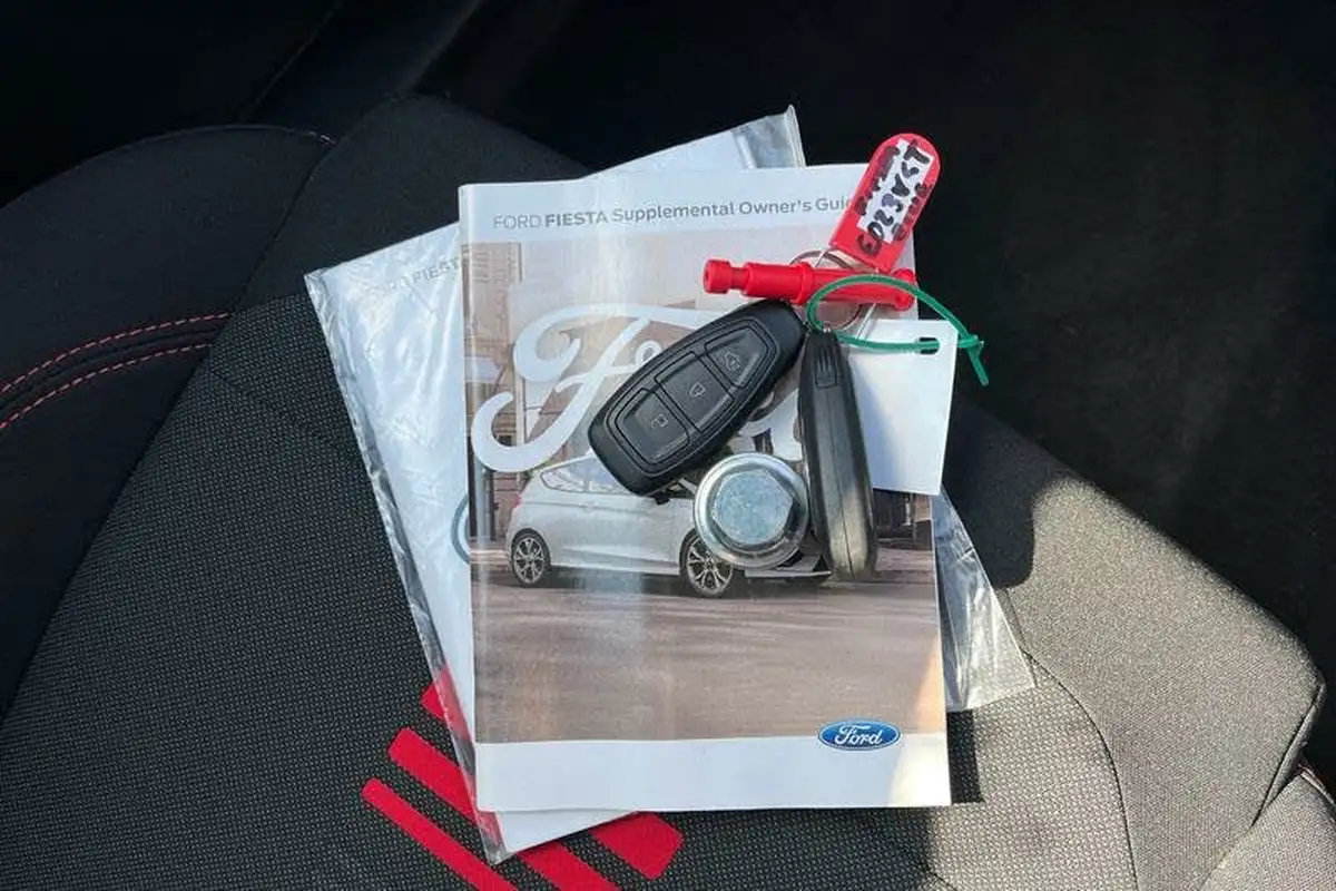 2022-ford-fiesta-10t-st-line-100ps-5d-big-21