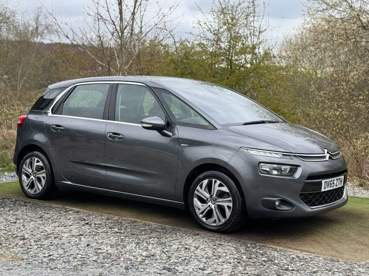 2015-citroen-c4-picasso-16bluehdi-exclusive-eat6-big-2