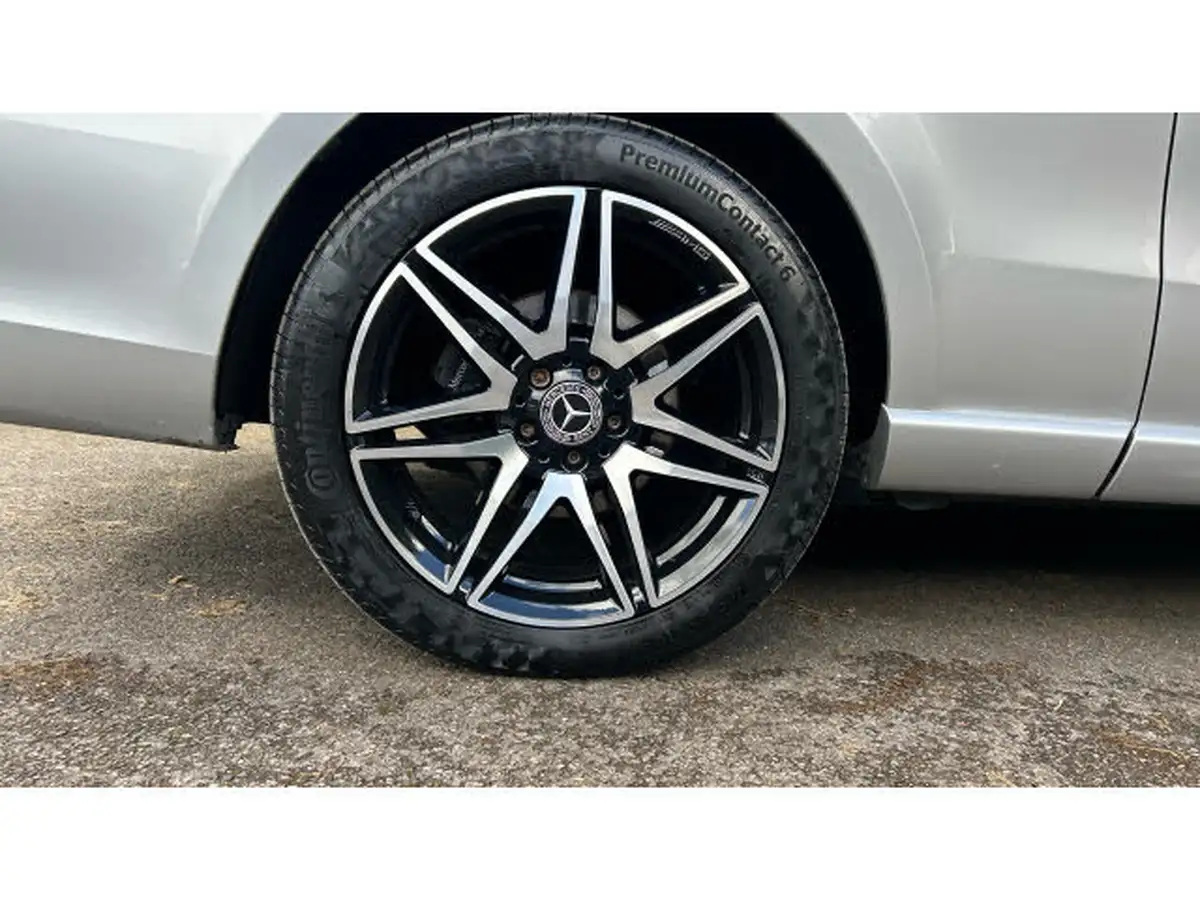 2020-mercedes-benz-v-class-20d-v300d-amg-line-extra-long-big-6