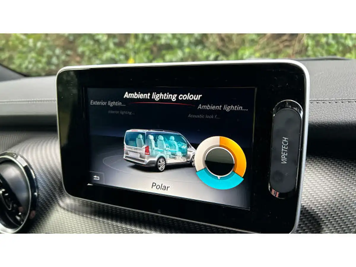 2020-mercedes-benz-v-class-20d-v300d-amg-line-extra-long-big-34