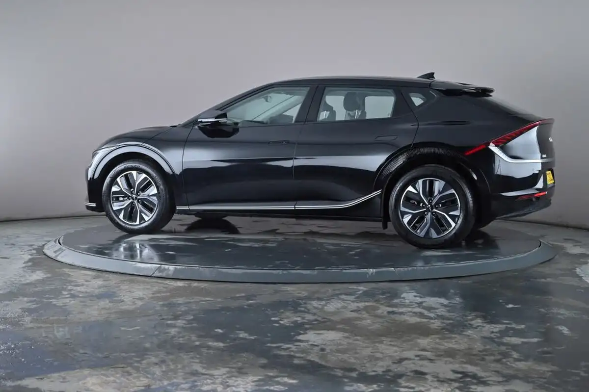 2023-kia-ev6-e-air-big-16