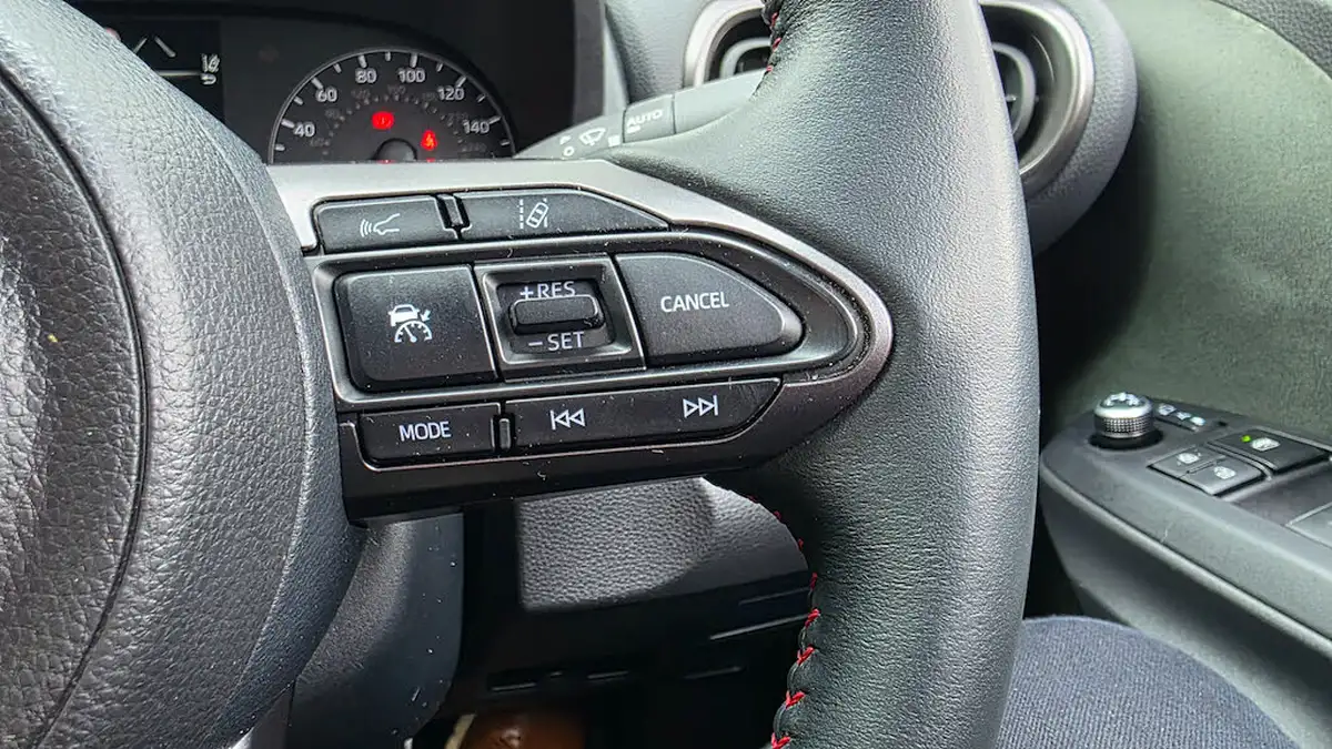2021-toyota-yaris-16-gr-circuit-pack-big-21