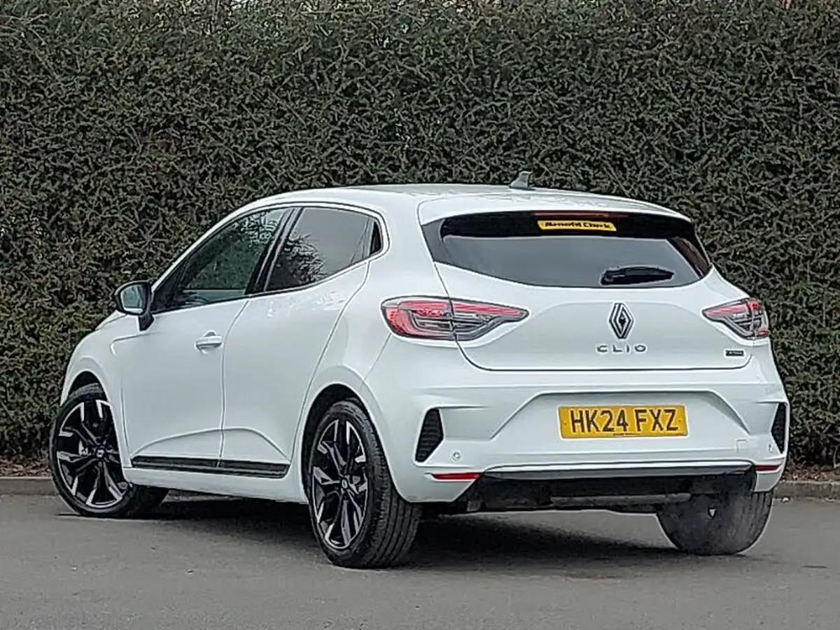 2024-renault-clio-16-techno-big-1