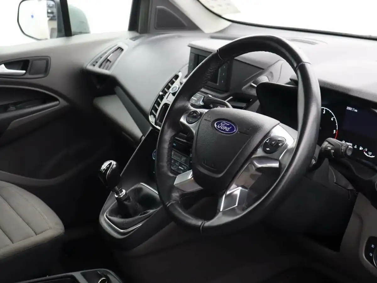 2022-ford-grand-tourneo-connect-15-titanium-120ps-ecoblue-1499cc-big-11