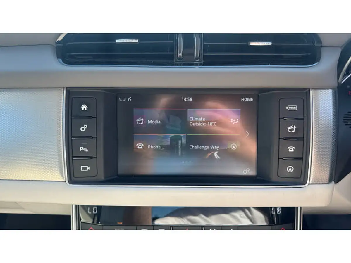 2017-jaguar-xf-20td-portfolio-180ps-saloon-4d-1999cc-auto-big-11