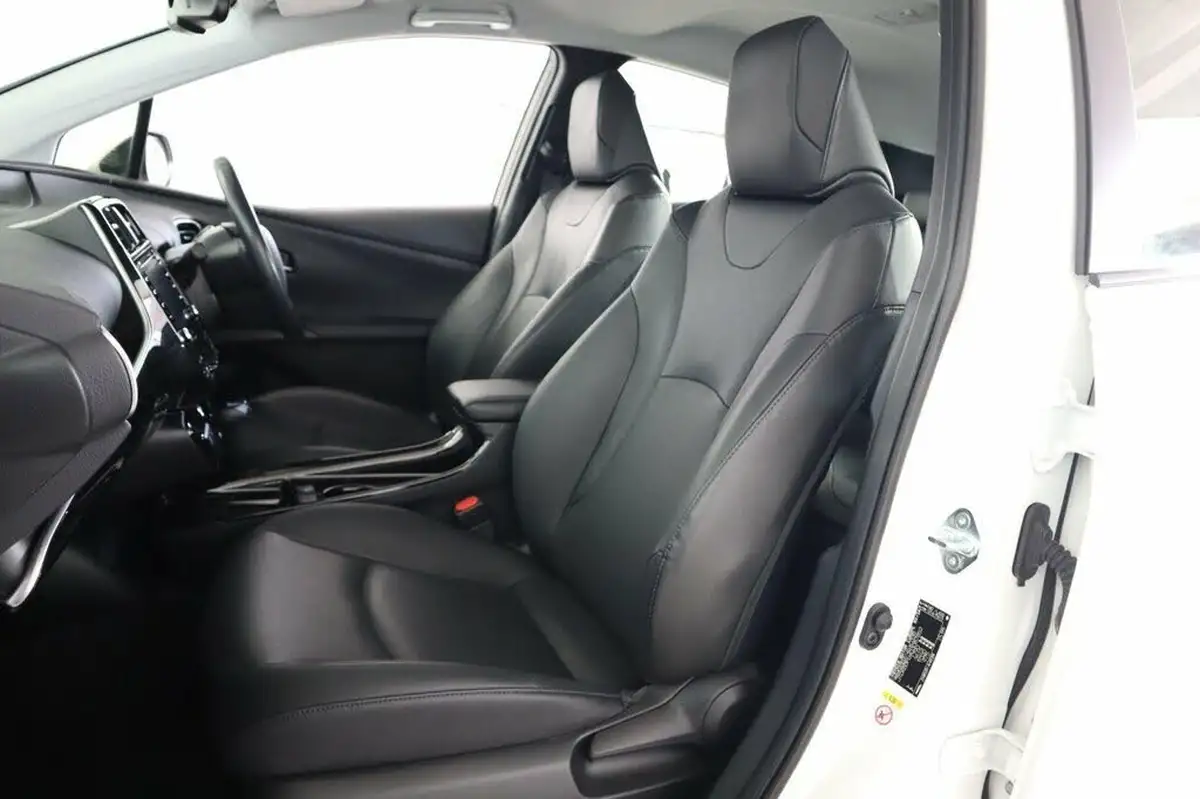 2019-toyota-prius-18-vvt-i-excel-cvt-big-48