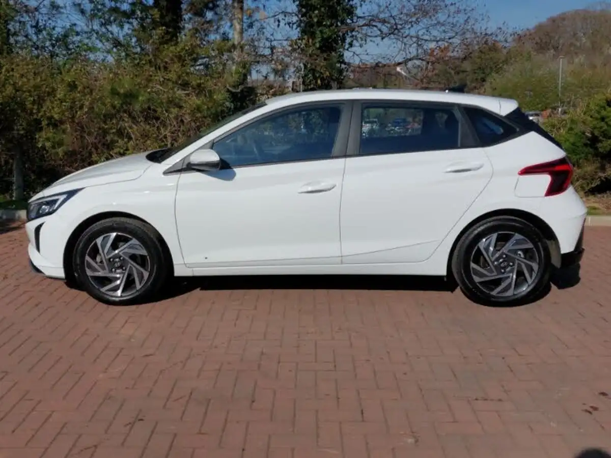 2024-hyundai-i20-10-t-gdi-advance-big-3