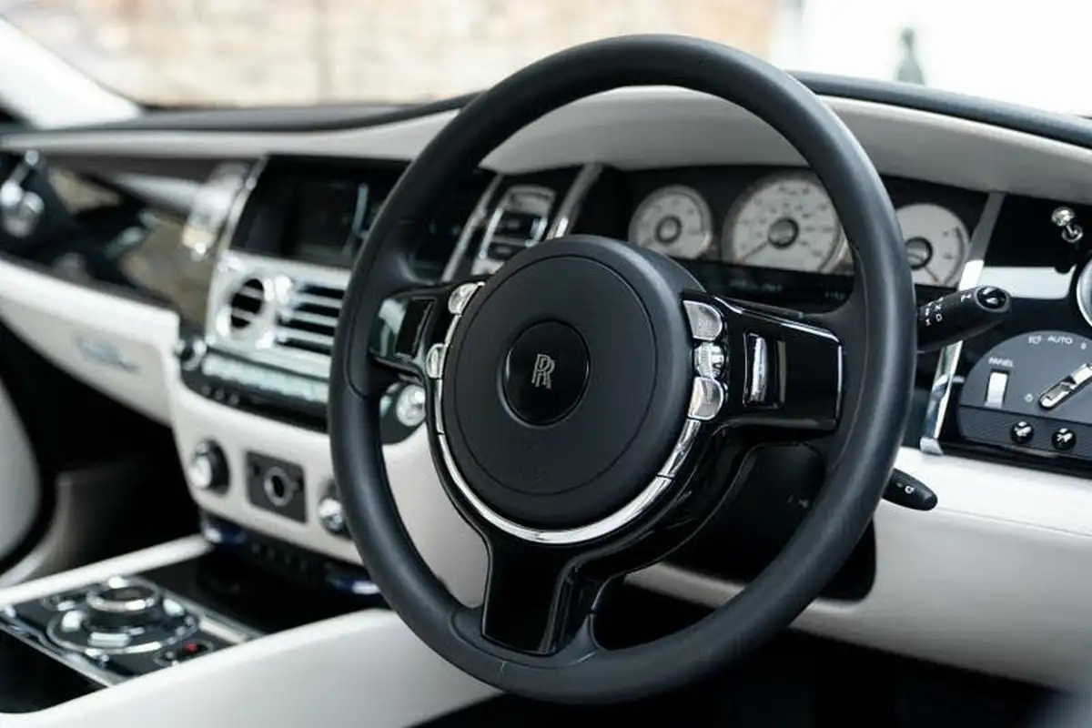 2021-rolls-royce-wraith-66-big-46