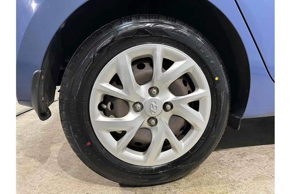 2017-hyundai-i10-10-se-big-15