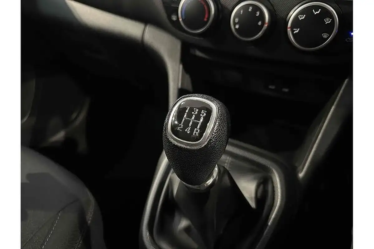 2017-hyundai-i10-10-se-big-37