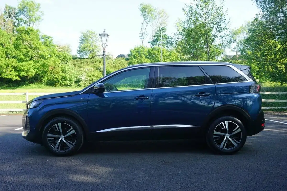 2021-peugeot-5008-suv-12-puretech-gt-big-14