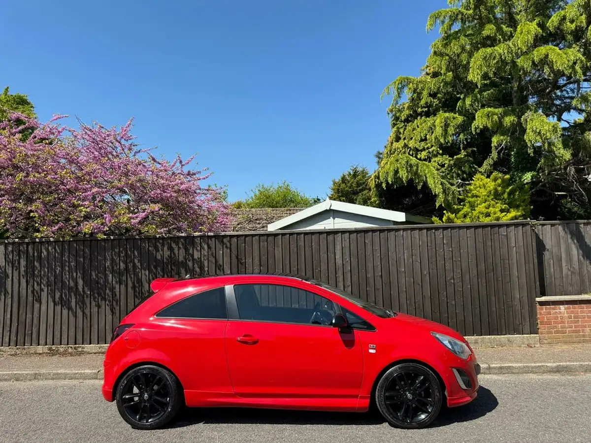 2014-vauxhall-corsa-12-3d-big-1