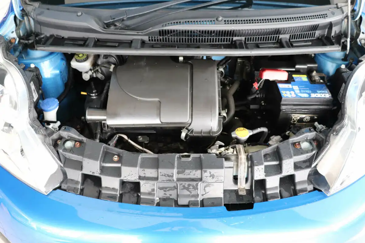 2013-peugeot-107-10-access-big-32