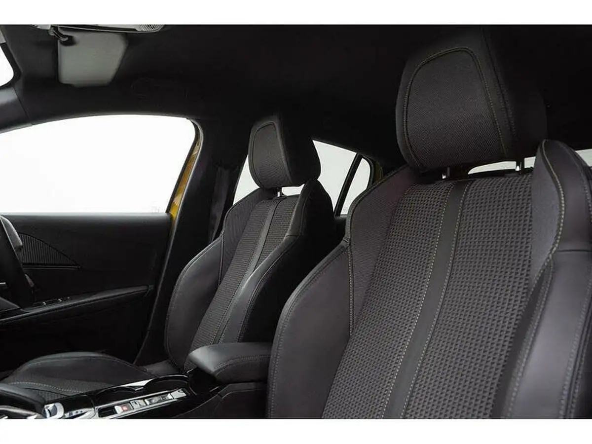 2021-peugeot-208-e-gt-50kwh-big-29