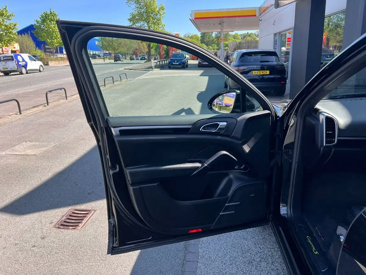 2018-porsche-cayenne-30-s-e-hybrid-platinum-edition-big-64
