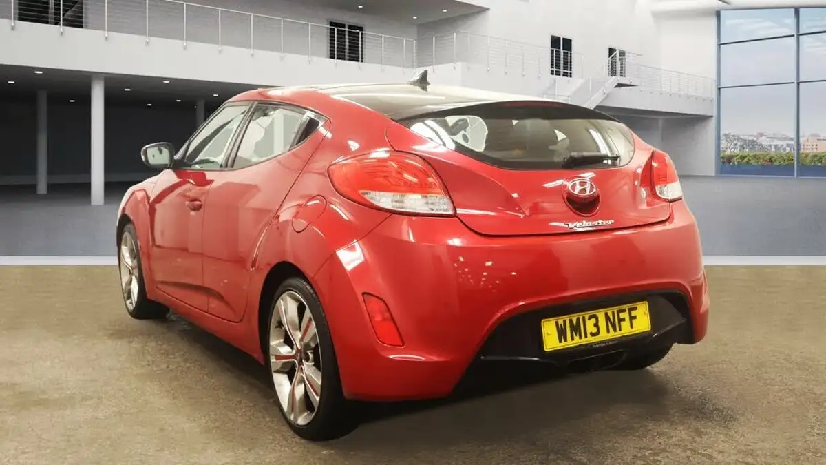 2013-hyundai-veloster-16-sport-media-pk-big-25