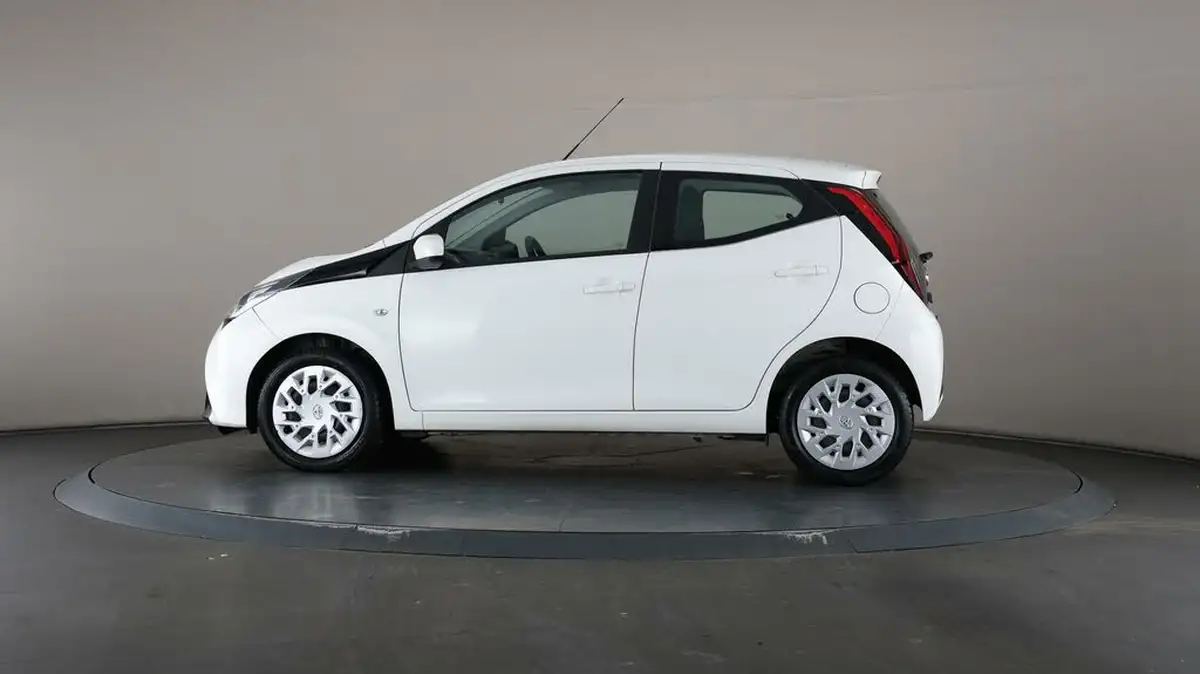 2019-toyota-aygo-10-vvt-i-x-play-big-26