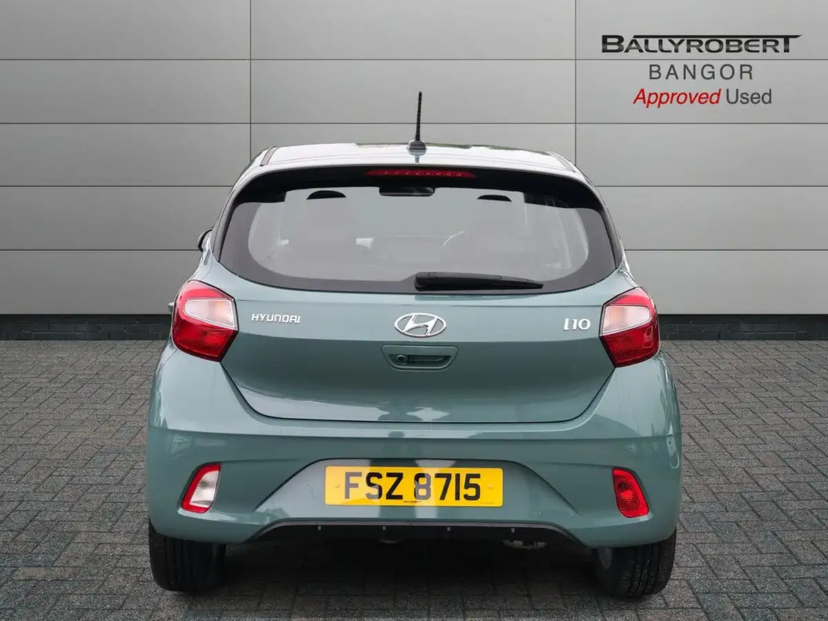 2022-hyundai-i10-12-se-connect-auto-big-10