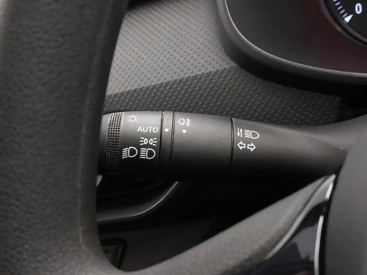 2022-dacia-sandero-10-sce-essential-big-13