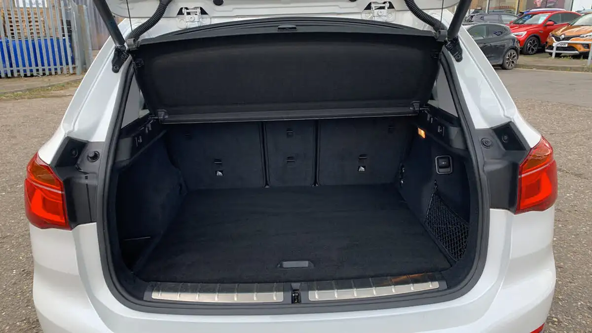 2018-bmw-x1-20td-xdrive20d-sport-big-18